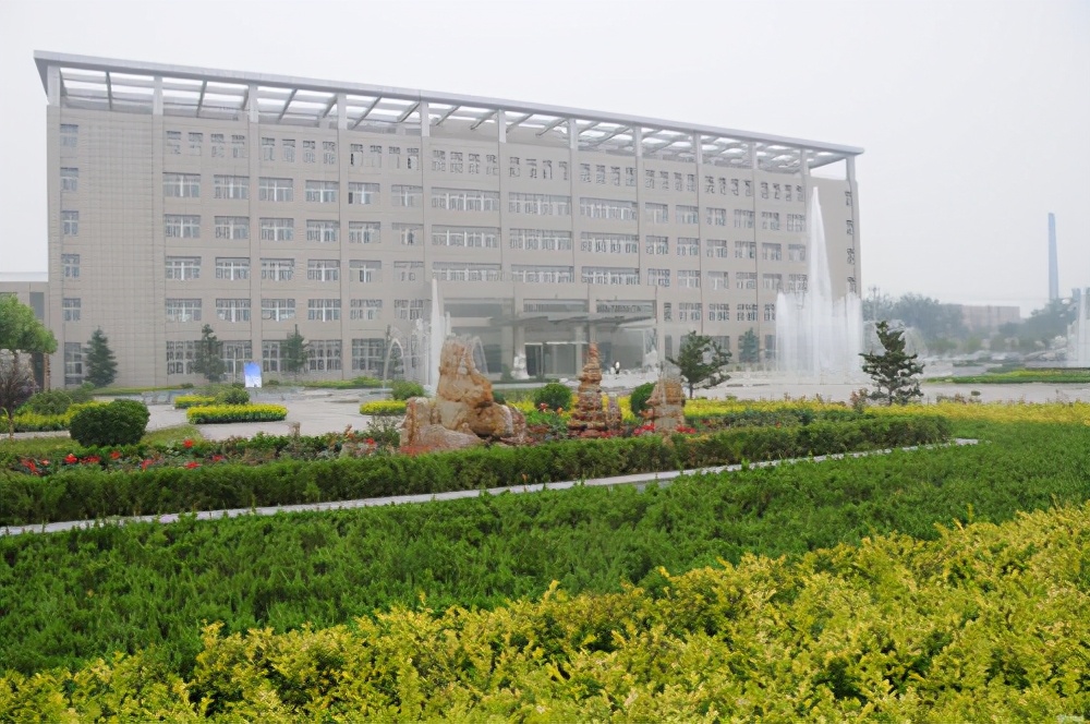 永兴钢铁公司此时,常永芳的永兴钢铁公司成为集炼钢,炼铁,制氧,发电于