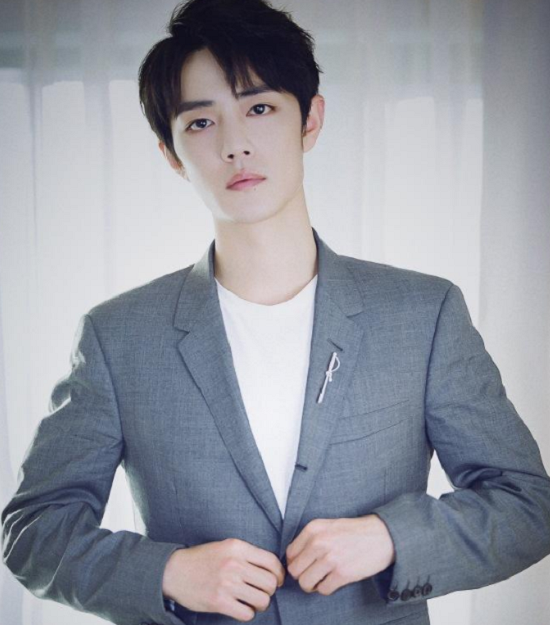 肖战被路人撞脸，照片曝光后众人质疑：这是本