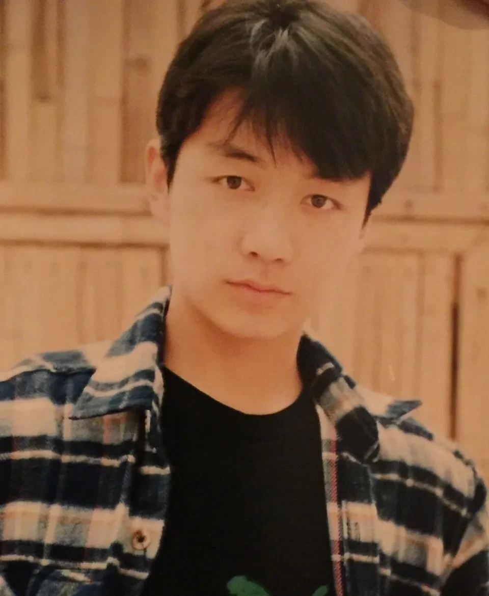 他是被绑匪看上的男人，明明是绑架，却被一日