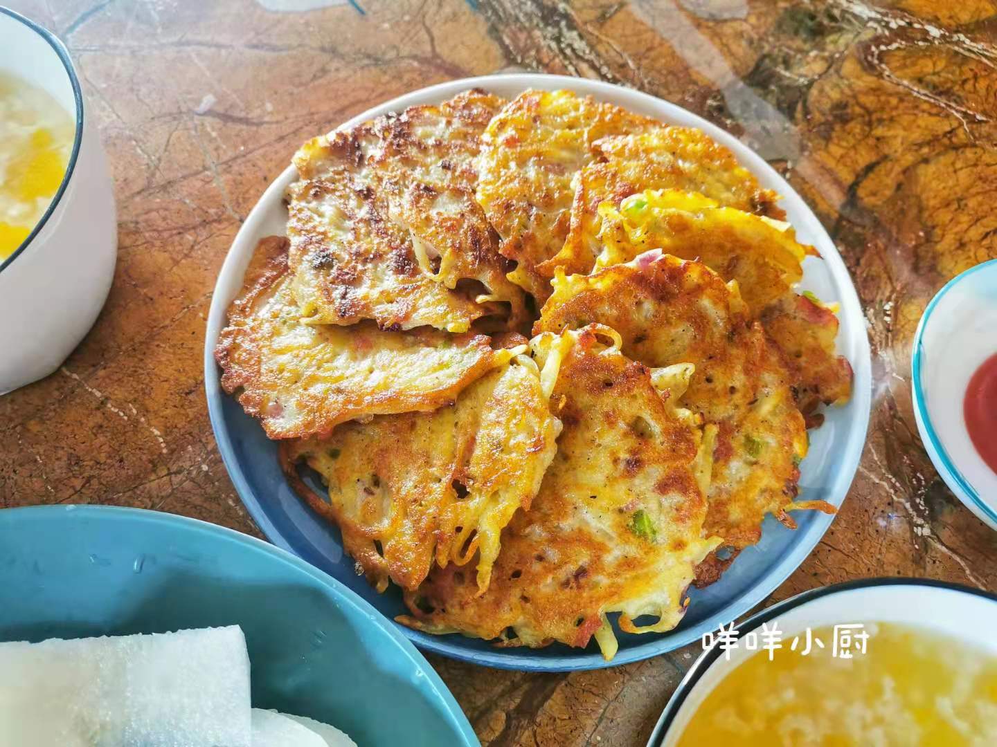 比土豆泥简单，比土豆泥好吃的土豆饼，适合厨房小白的简易早餐饼