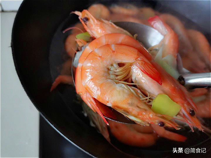 为什么广东人做白灼虾，又鲜又嫩没腥味，原来答案在这里，涨知识