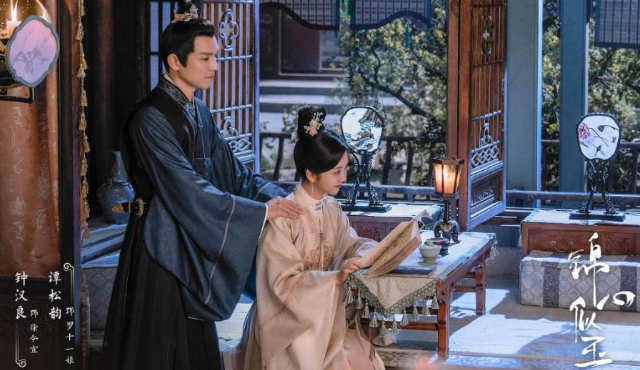 《锦心似玉》晒剧照，谭松韵古装造型好绝，与