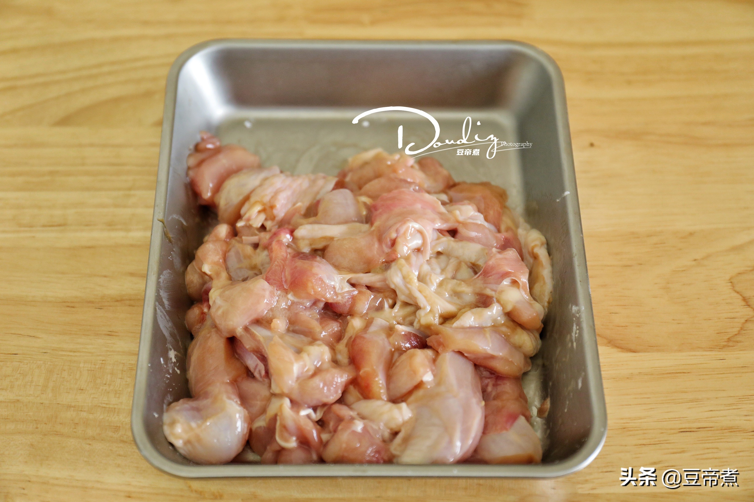 鸡腿新吃法味道香肉质嫩，怎么吃也不腻，我家孩子三天两头就馋