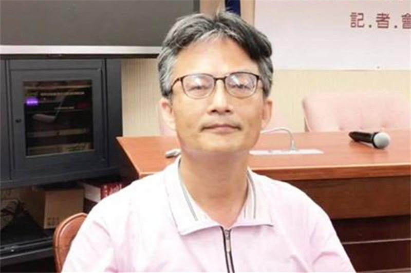 蔡英文�穿龍袍�，真�獨裁�