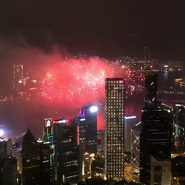 关之琳亿元豪宅内景曝光！满墙高跟鞋显奢华，落地窗前观景超惬意