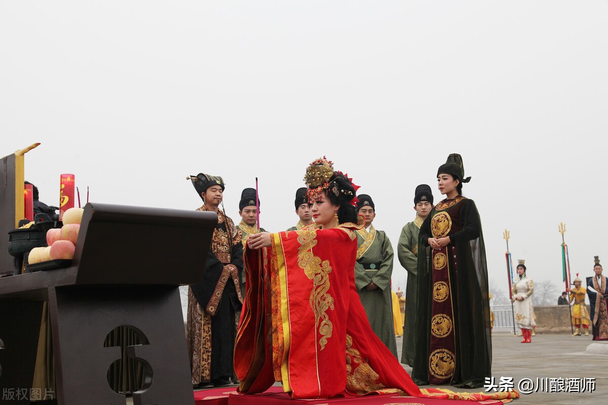 喝酒不僅要懂酒，還要懂禮儀，牢記酒桌10大禮儀，做有涵養(yǎng)的人
