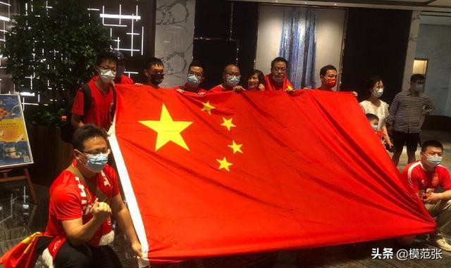 国足远征多哈时不我待，当归化球员退去年轻人需挑起大梁