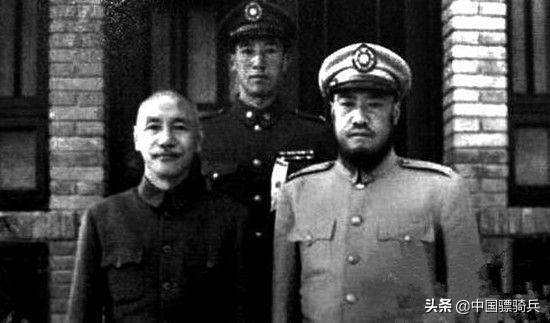 复仇之战，彭总用机枪加大炮暴虐横行西北“马家军”的青马