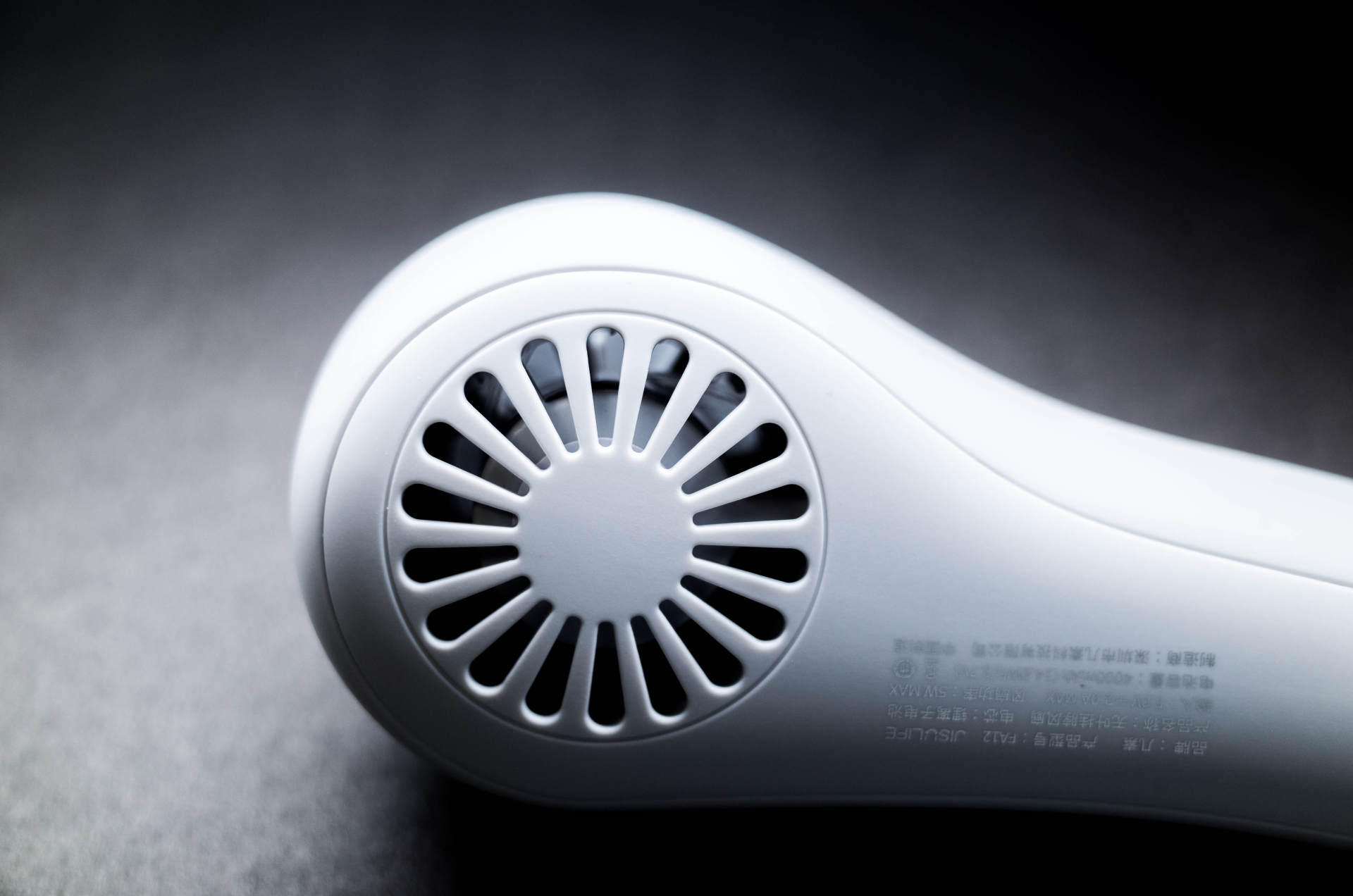 解放双手痛快玩：几素挂脖风扇