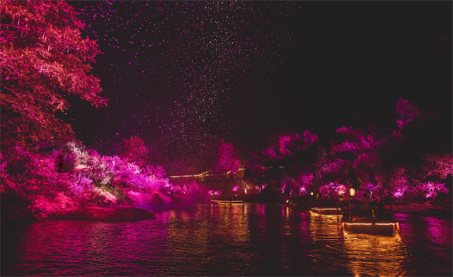 桃花源旅游区亮相北京地铁一号线，穿越长安街，致敬新时代
