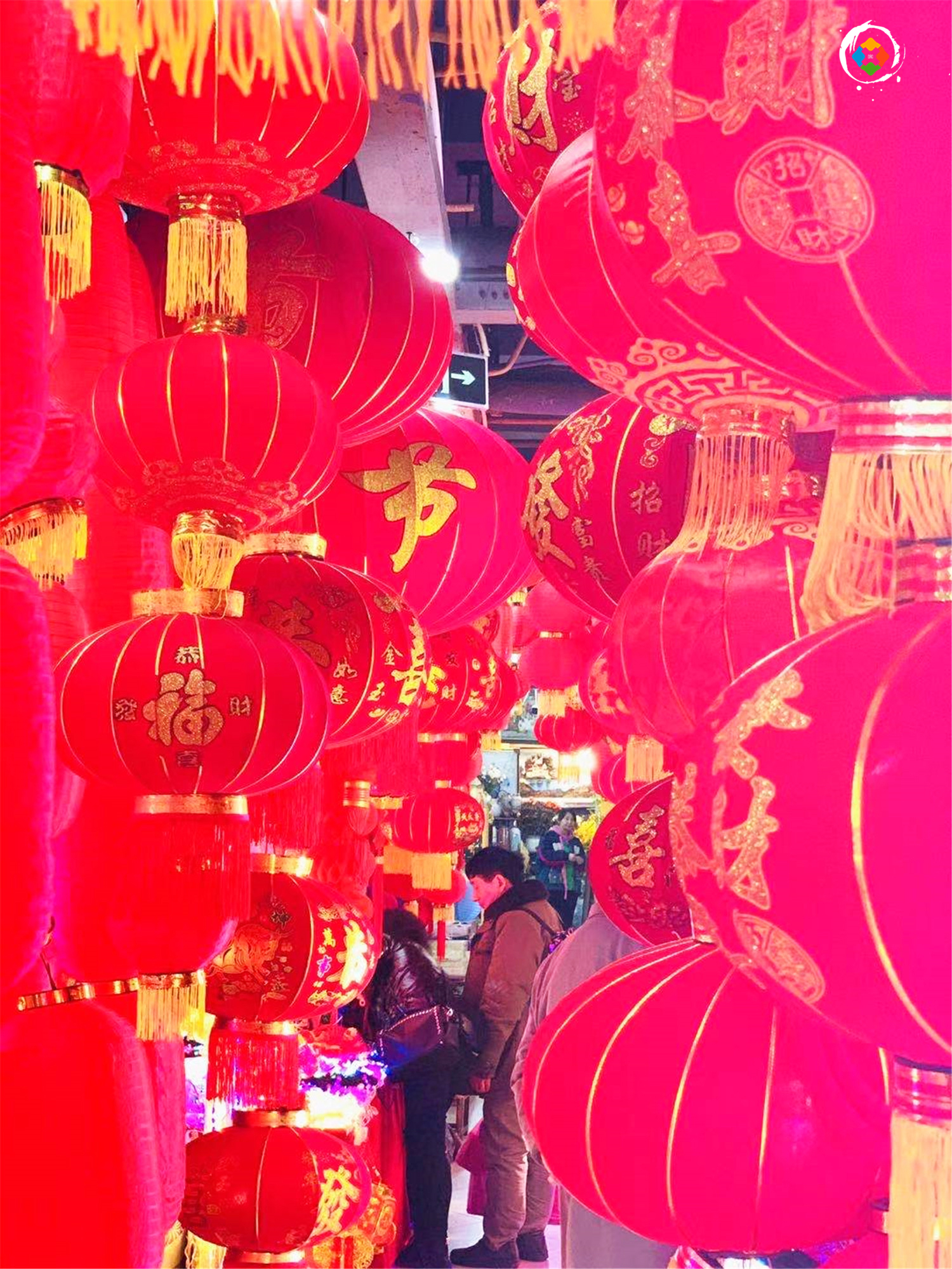 倡导留守重庆过年，年夜饭直接送到家，近300家美食全力支持