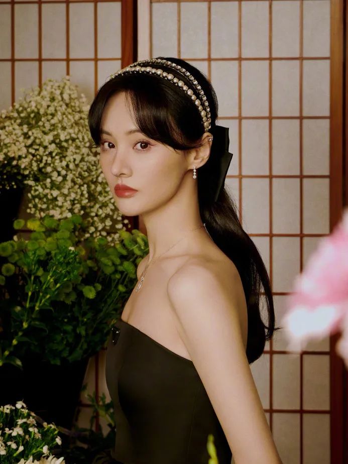 别再“披头散发”了！这4款冬季发型才够美够撩