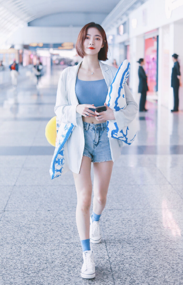 许佳琪神奇的交际圈，妈妈木、脸红的思春期，