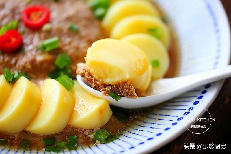 滑嫩多汁，不用炒、不用闻油烟，蒸一蒸就可以的夏日简单菜