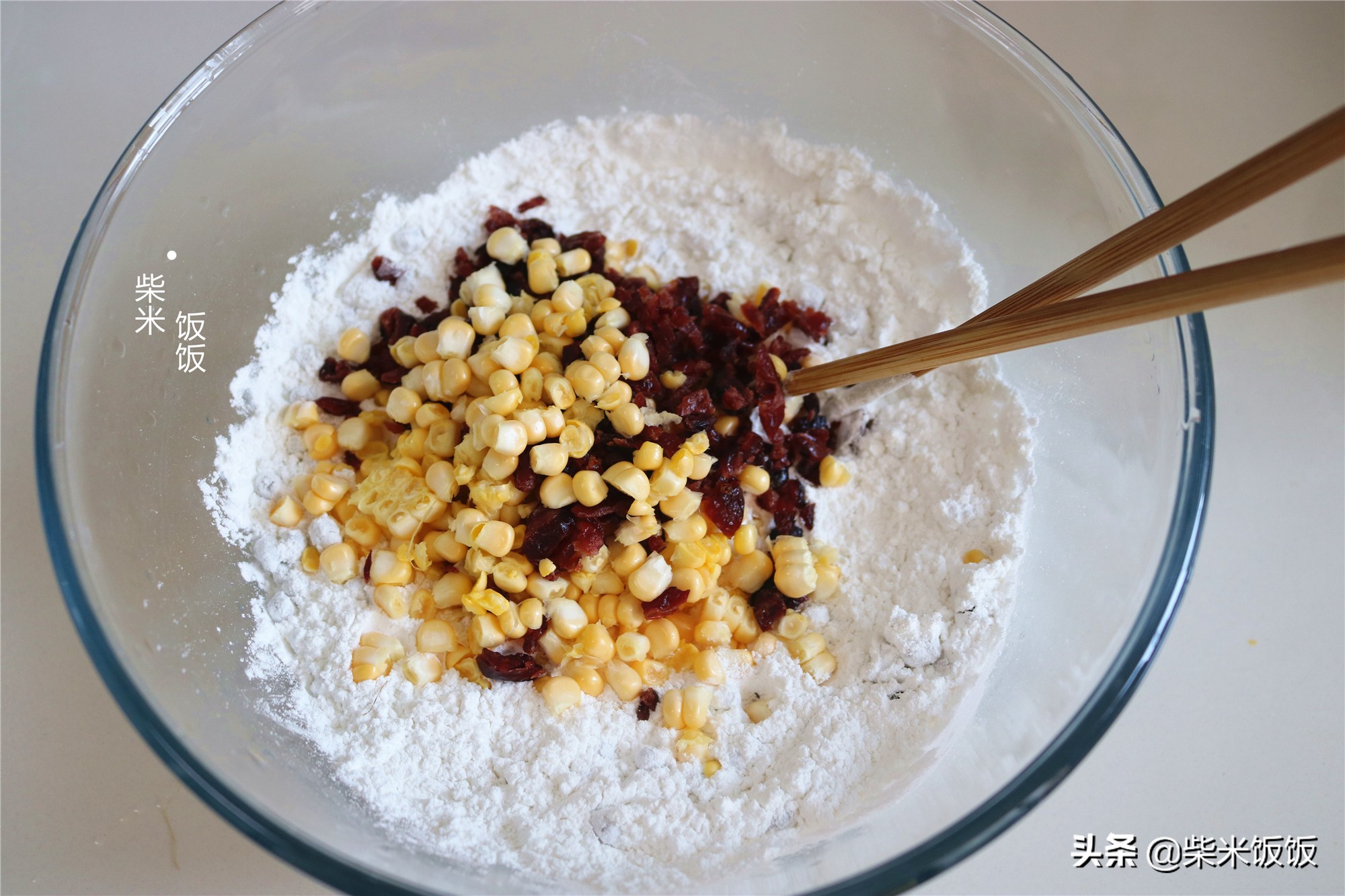 绿豆新吃法，一拌一团，大火一蒸就上桌，无油少糖健康好吃