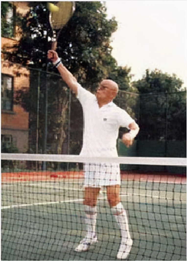 吕正操：没参加过长征，后授衔开国上将，晚年