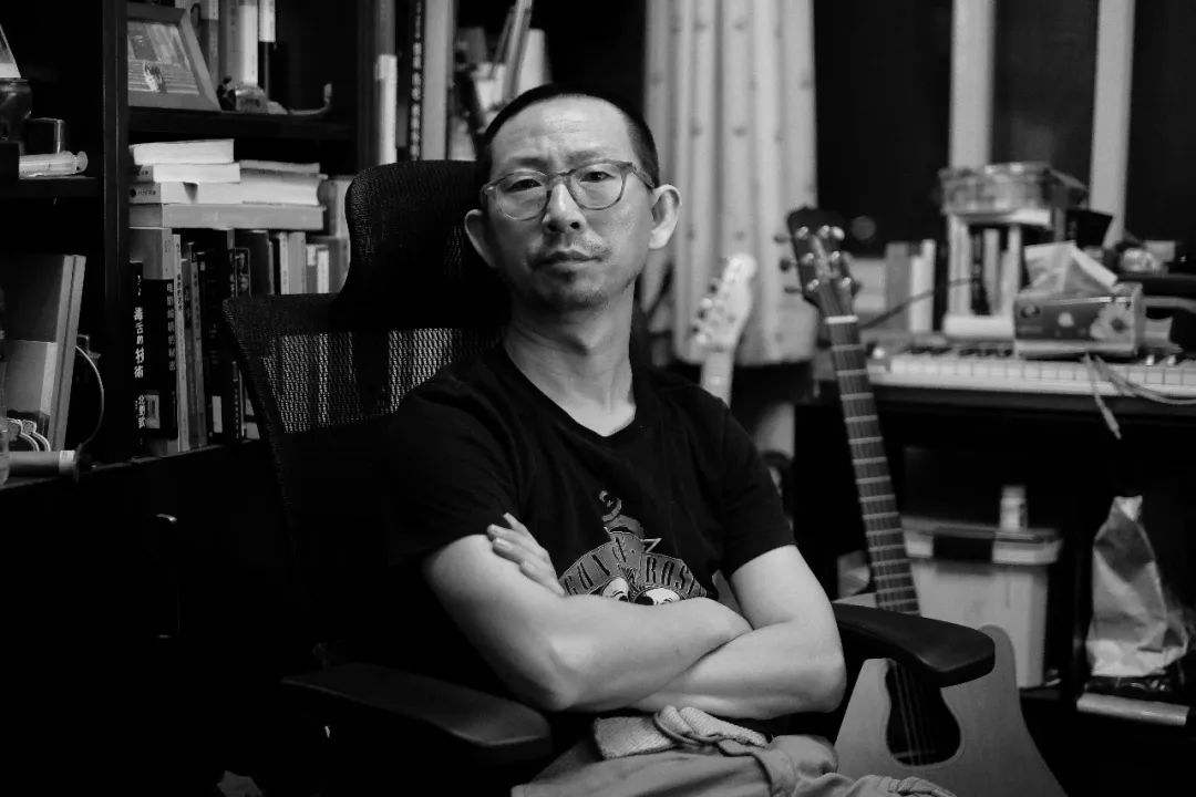 骂哭萨顶顶，让高进当场发飙，这位说话口无遮