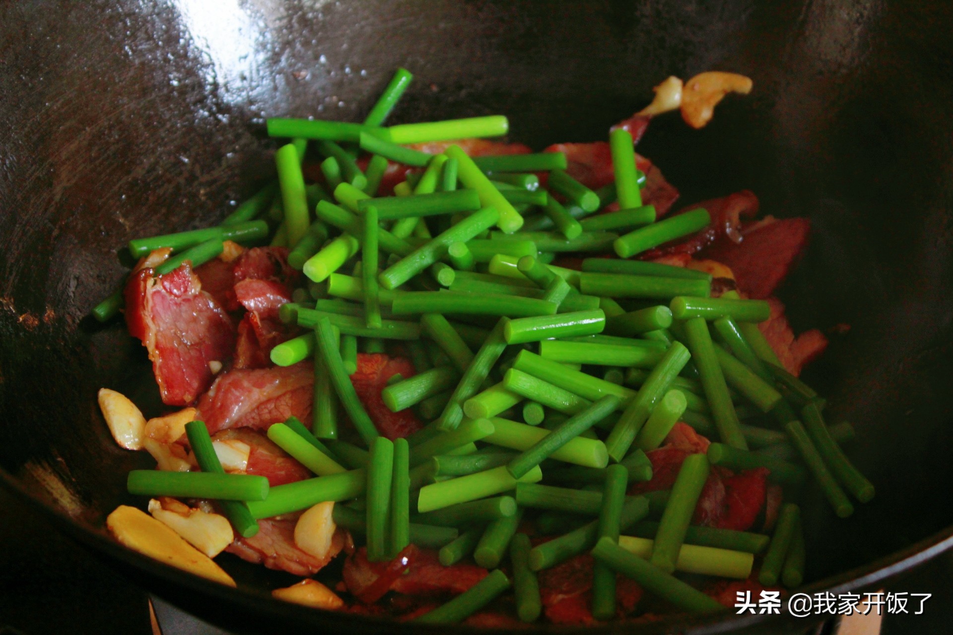 《中餐厅4》张亮做的这道菜，下锅随便一炒真叫香，米饭连扒了3碗
