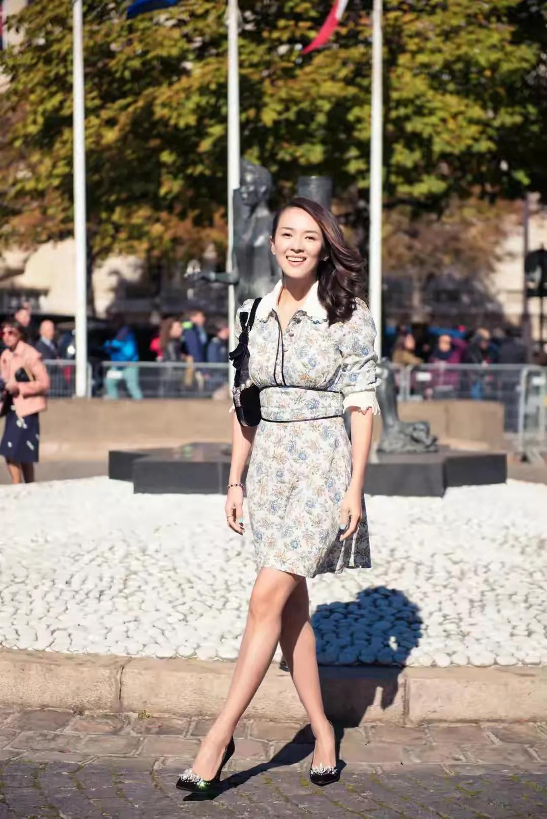 汪峰的小娇妻穿蕾丝裙就是好看