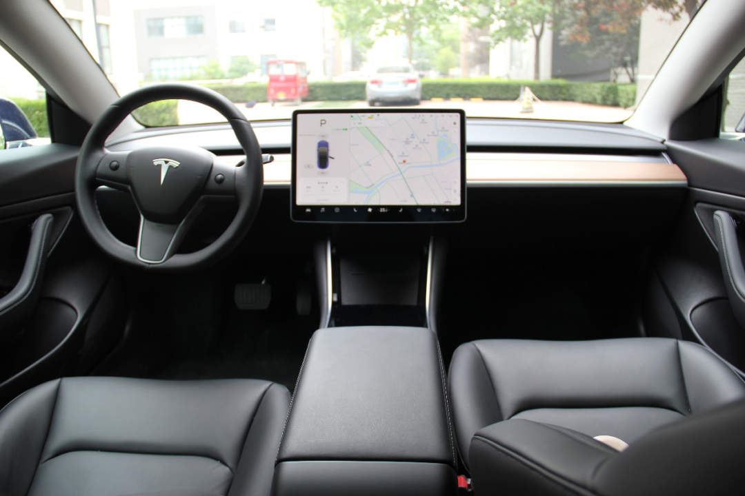试驾了这款国家级选手，我决定放弃Model 3