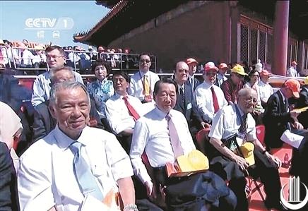 再次受邀登上城楼，他是驻华外企“第一人”，在我国投资1200亿