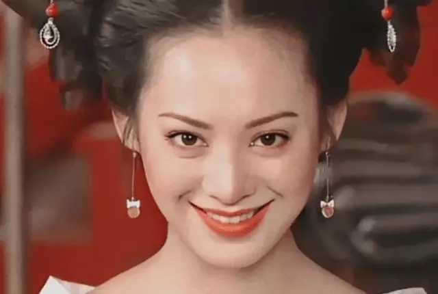 宁静自曝年轻时长得像洋娃娃，看到照片后：可