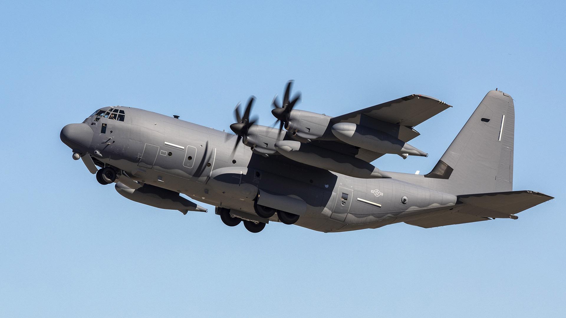 美军6架战机逼近南海，公然对华“下战书”？我国心态发生变化