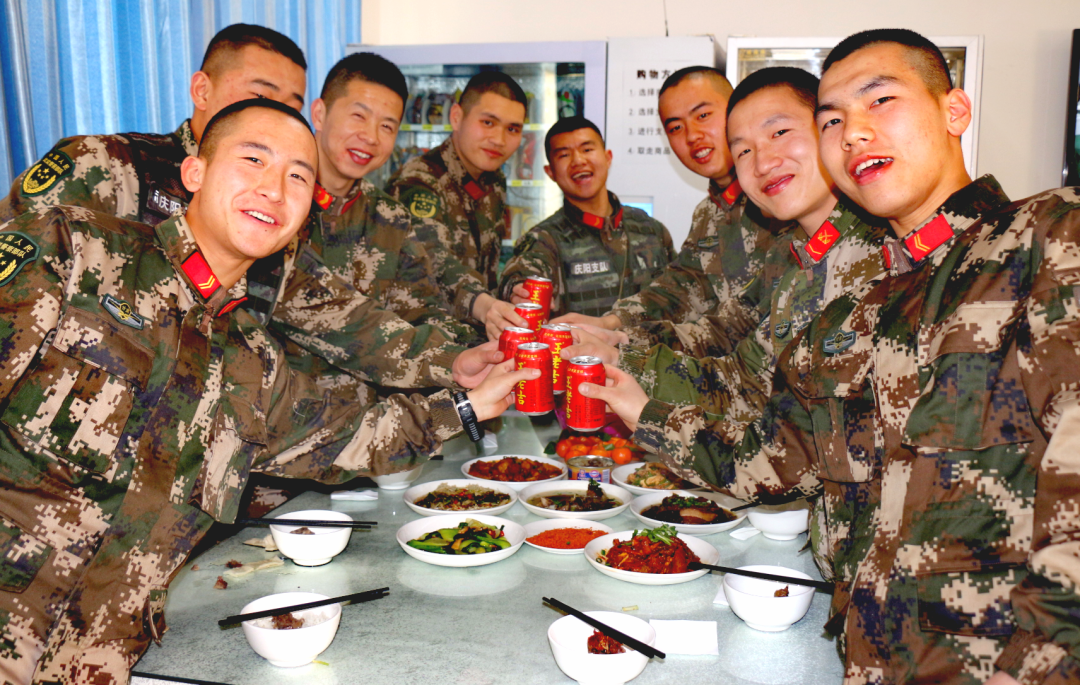 兵哥哥的“年夜饭”，看看哪个单位的伙食你最