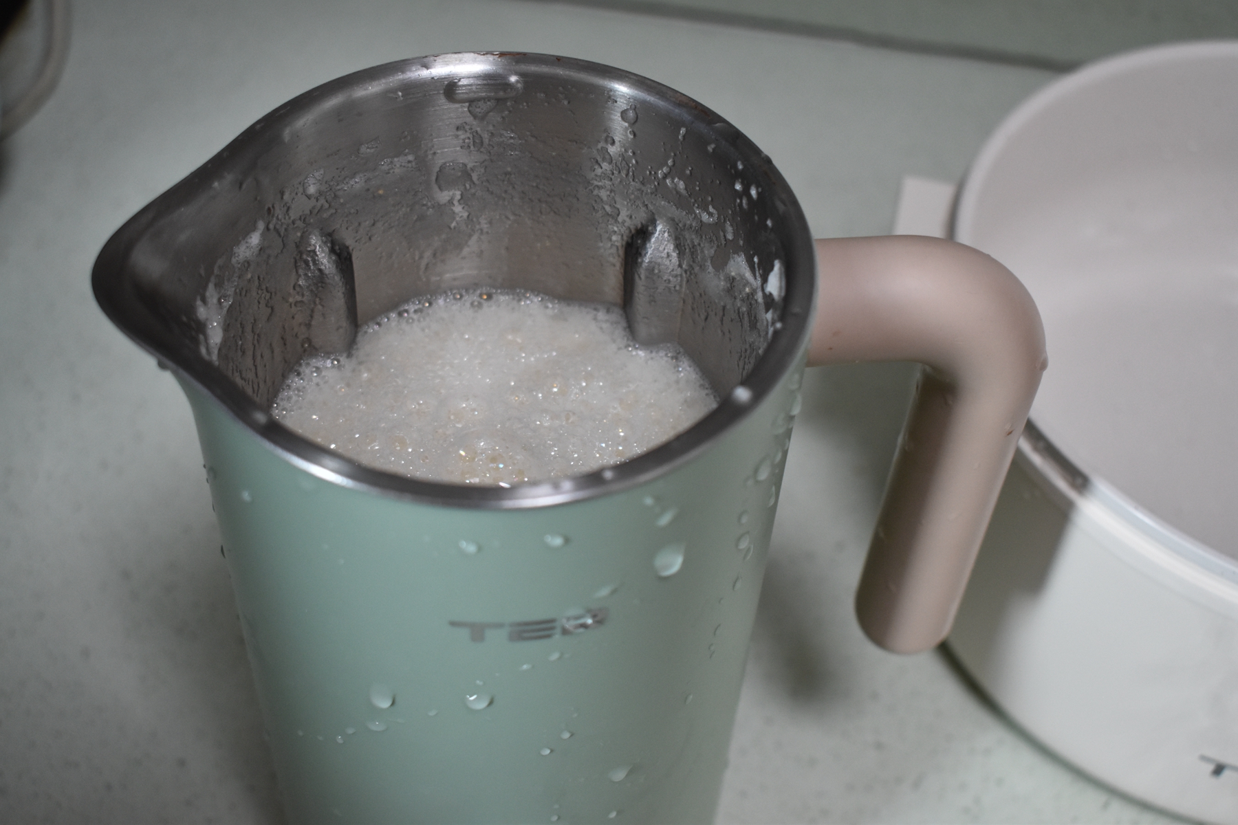 一把冰糖一个雪梨，简单几步做好这糕点，清甜软糯，滋润防秋燥