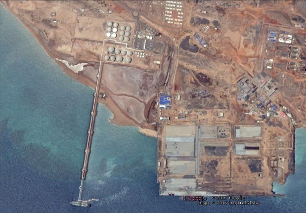 美国记者：中国在吉布提修了一座"长城"，城门用钢筋混凝土铸成