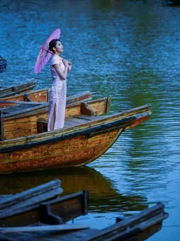 你被乱花渐欲迷了眼？来看看春雨下的齐鲁大地，美成壁纸！
