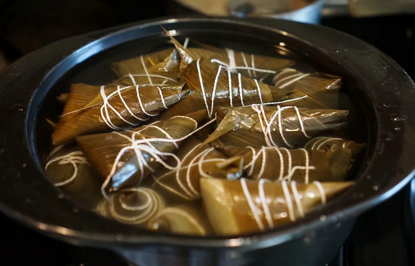 包粽子时，新鲜粽叶和干粽叶选哪种？两者差别很大，先弄懂再包