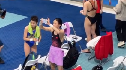 全红婵亮相全运会开幕式！一人将镜头给占没了，被许昕吐槽太敷衍