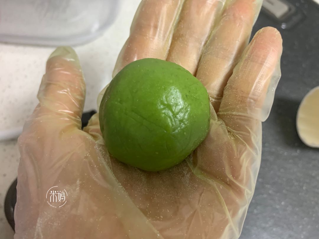 图片[11]-抹茶流心冰皮月饼做法步骤图 冰冷爽口又糯又香咬一口还爆浆-起舞食谱网