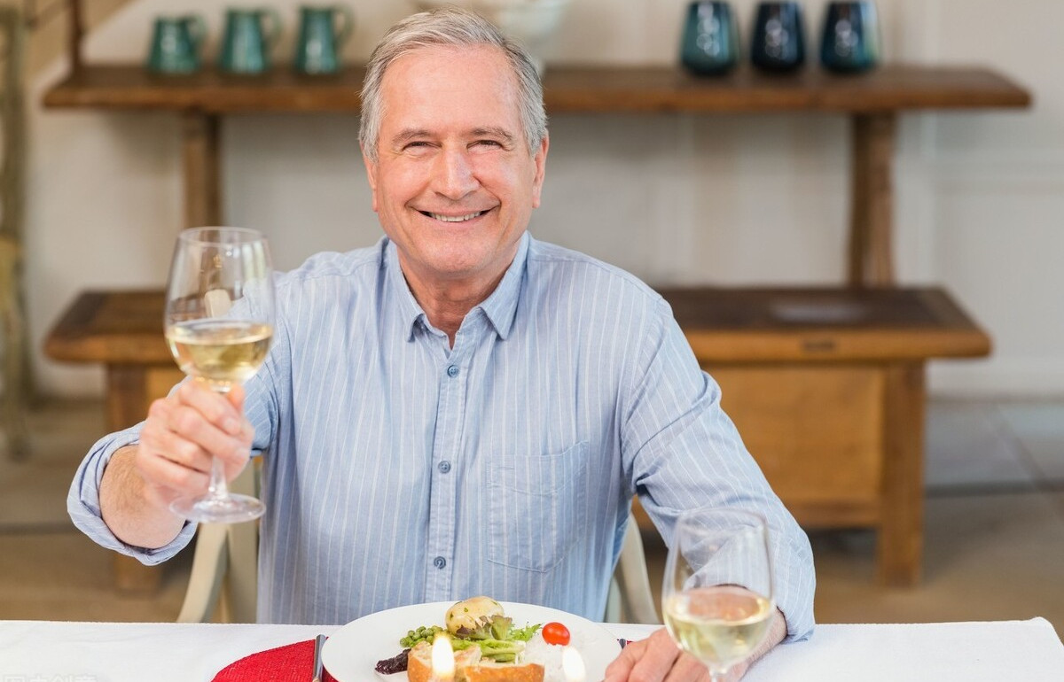 不吃晚飯來養生的人，更容易長壽嗎？ 看看《柳葉刀》的研究結果吧