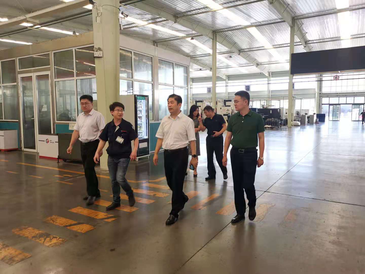 济南新材料产业园区管委会主任韩利师到企业调研经济运行情况