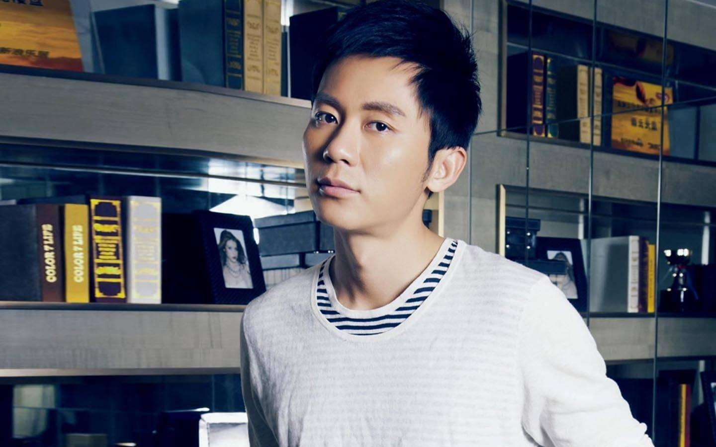 “歌手不唱歌、演员没作品，”全靠“综艺”撑热度的明星都有谁？
