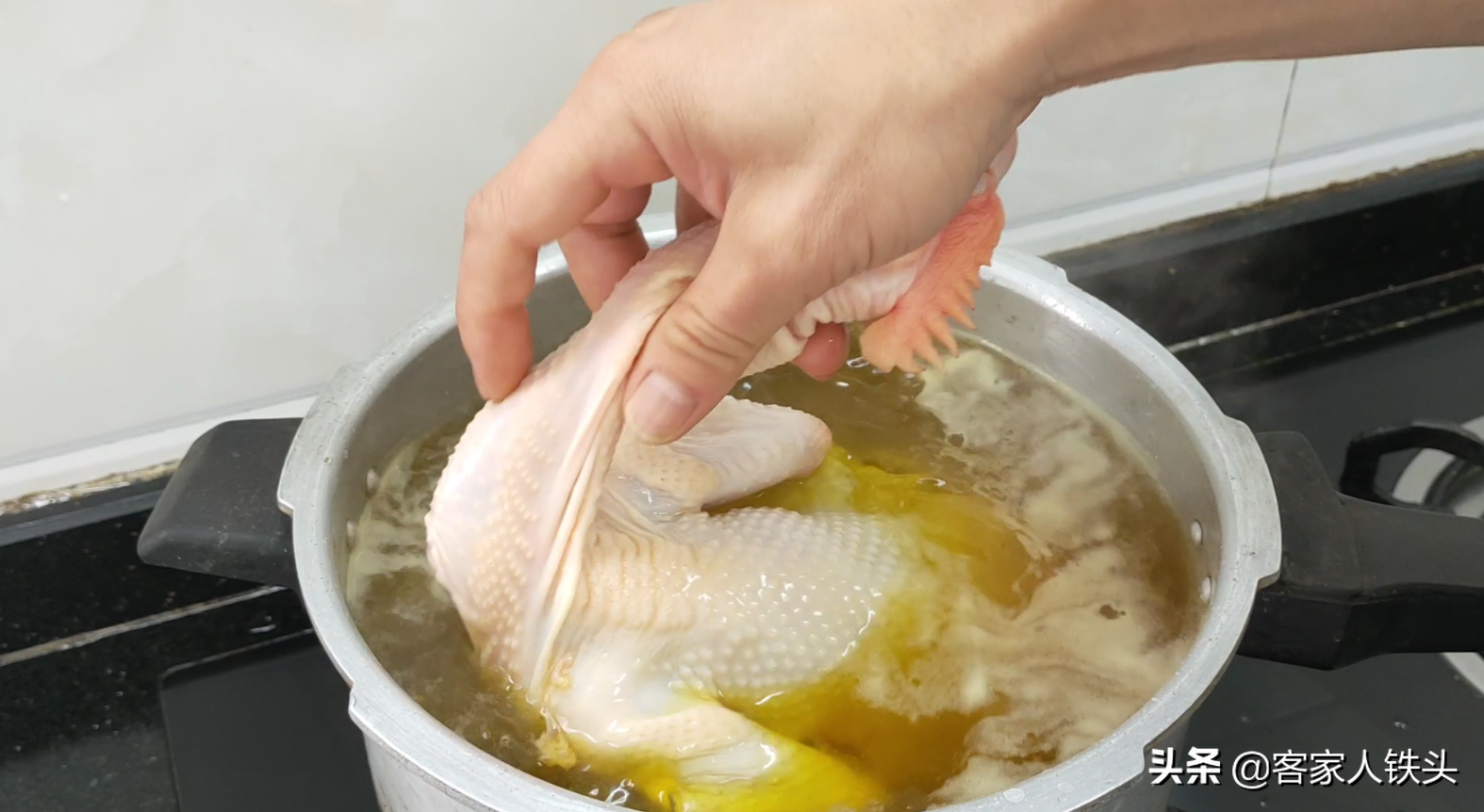 3斤雞，做一道客家脆皮雞，三起三落有講究，皮脆肉滑越吃越愛吃