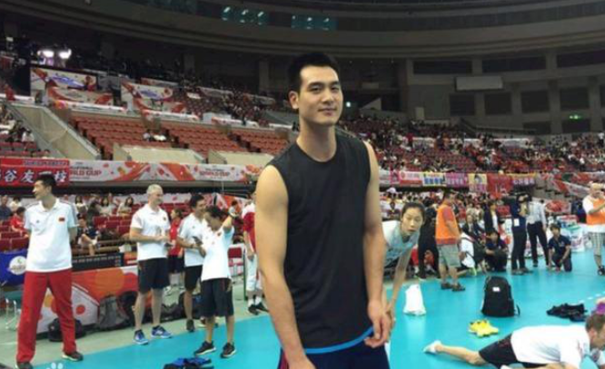 朱婷谈恋爱了？郎平可以放心了，网友说，真是