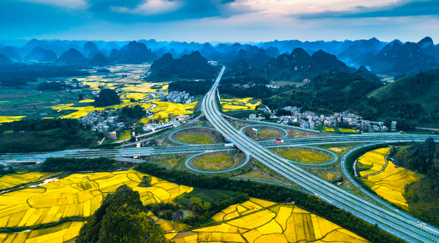中国最美高速公路被誉为中国仙境第一路