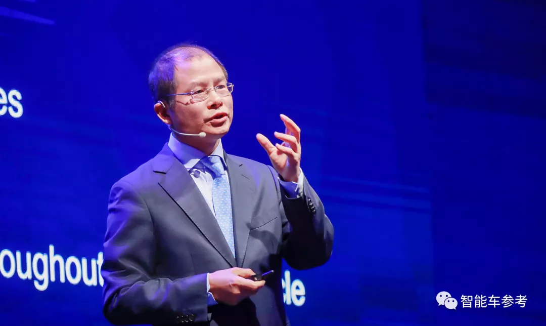 “余承东不服气,但他只有一票”,徐直军再强调华为不造车
