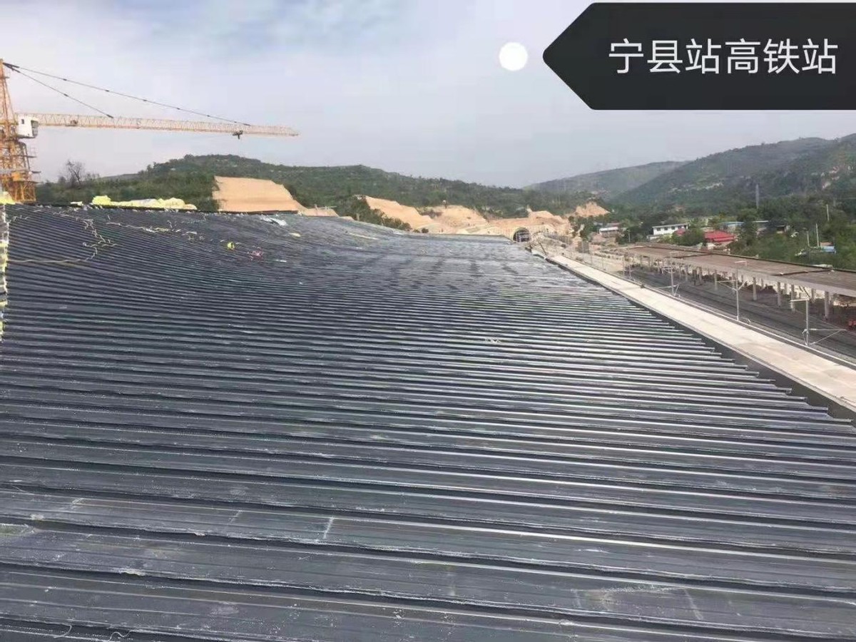 铝镁锰板是一种性价比较高的屋面