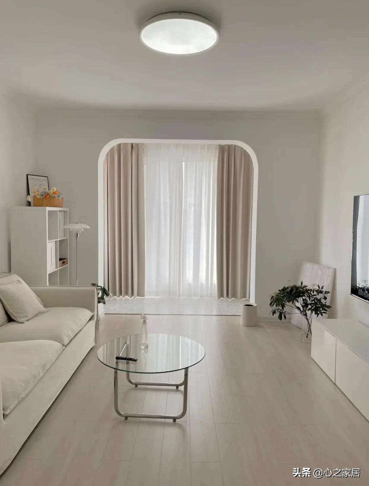 65㎡纯白色简约家装设计，干净利落的小户型，整洁明亮的家居风格