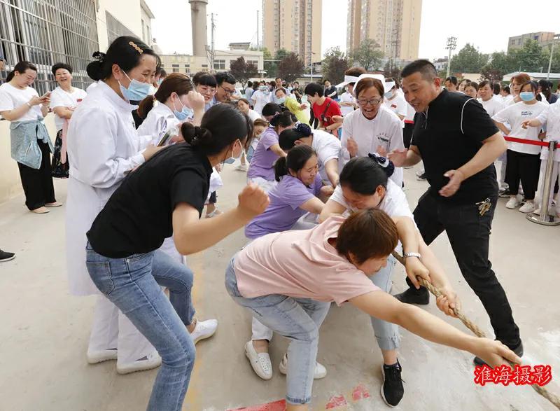三原县医院庆祝“5.12”国际护士节拔河比赛