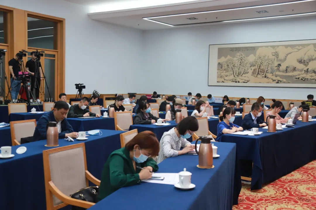 省司法厅参加全省政法机关“我为群众办实事”新闻发布会并回答记者提问