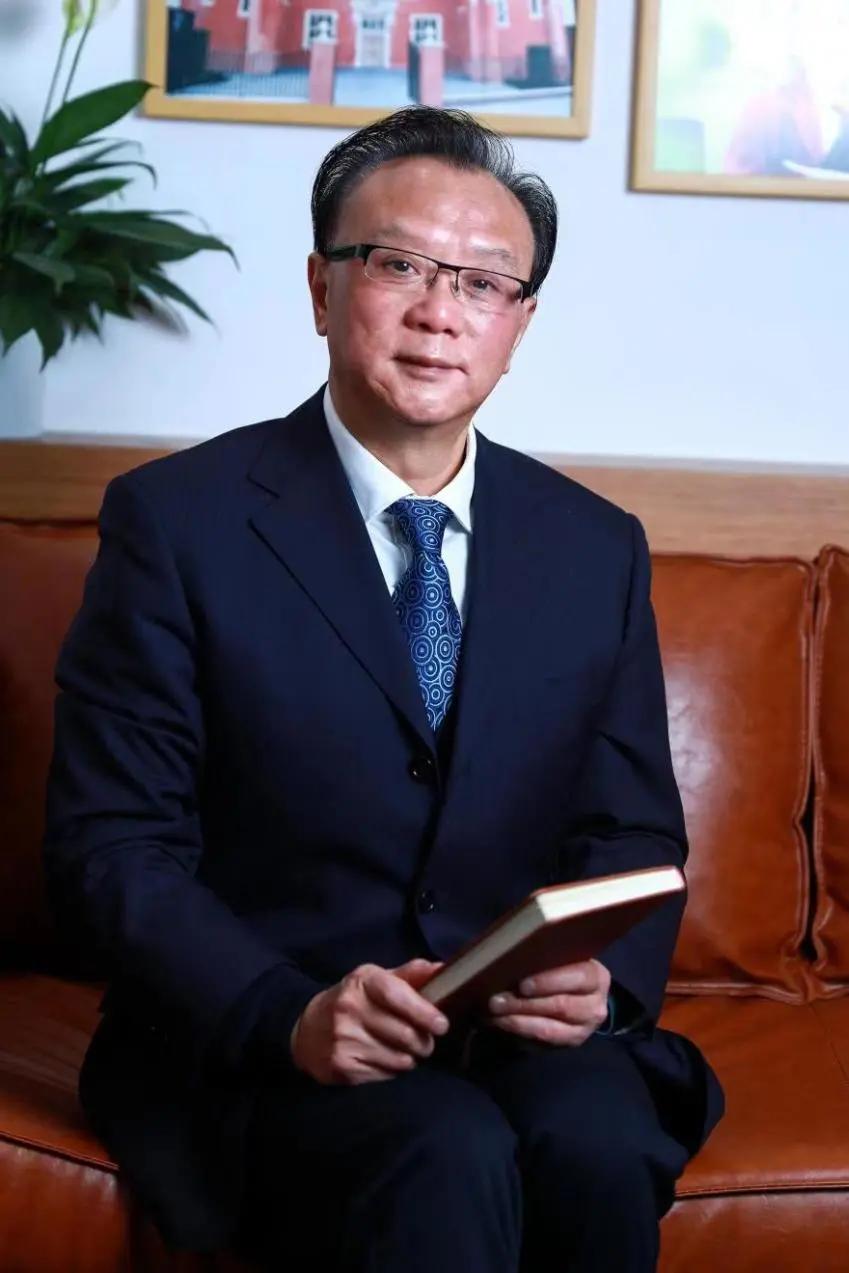 天府新区新兴中学：涅槃重生，筑基强校