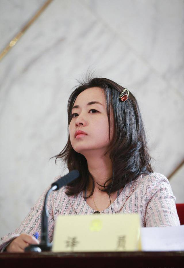 "The most beautiful heroine " : Chinese diplomacy translates female group " 4 gold are beautiful " , opened a season