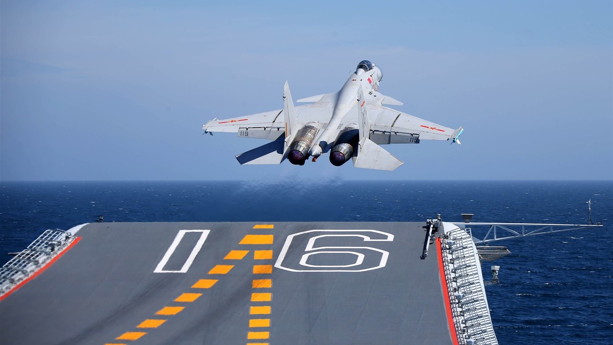 ��15ѵ������������͵������ƿա��ƺ������ߣ��й���ĸ����ʵ��˵��