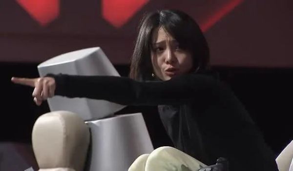郑爽节目中自曝不想拍戏会直接走人，被网友吐槽不敬业