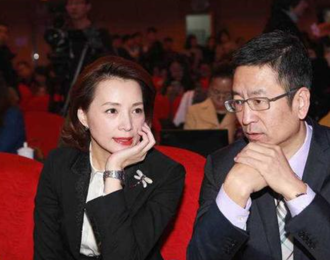 白岩松：8岁丧父，失眠暴瘦50斤，患抑郁险自杀